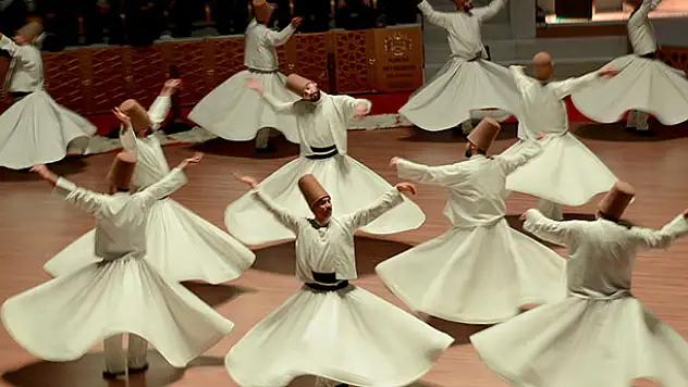 Konya'da sema programı yoğun ilgi görüyor