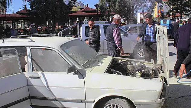 Konya'da seyir halindeki araç yandı