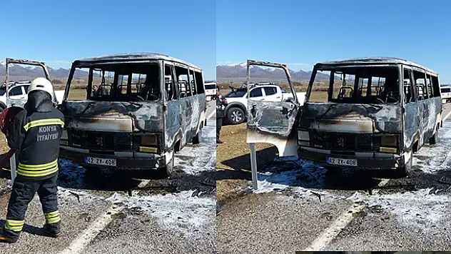 Konya'da seyir halindeki minibüs yandı!