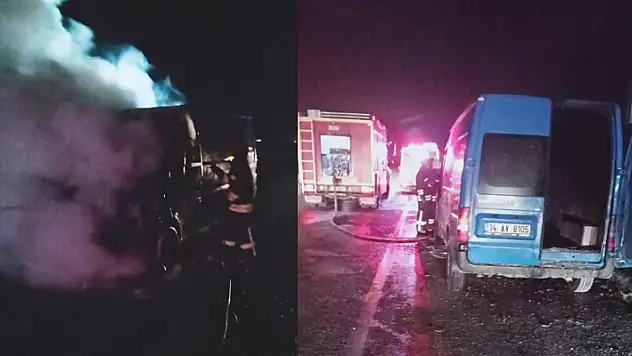 Konya'da seyir halindeki minibüs yandı
