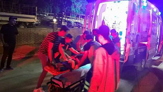 Konya'da seyir halindeki motosikletten düşen genç hastanelik oldu
