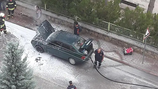 Konya'da seyir halindeki otomobil yandı
