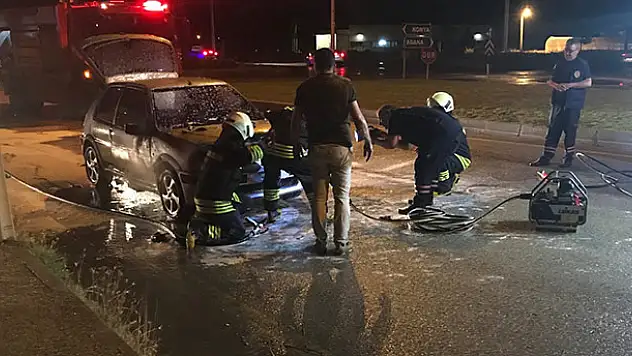 Konya'da seyir halindeki otomobil yandı