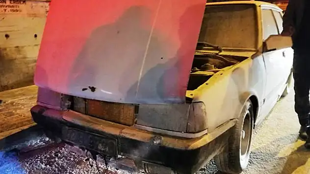 Konya'da seyir halindeki otomobil yandı