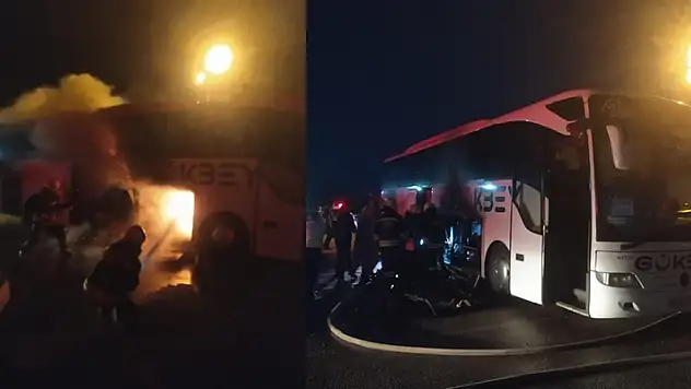 Konya'da seyir halindeyken alev alan yolcu otobüsü kullanılamaz hale geldi