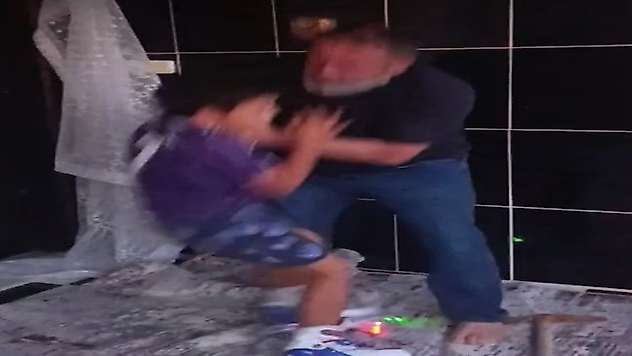 Konya'da şiddet: 'seni öldürürüm' diyerek çocuğu yere fırlattı!