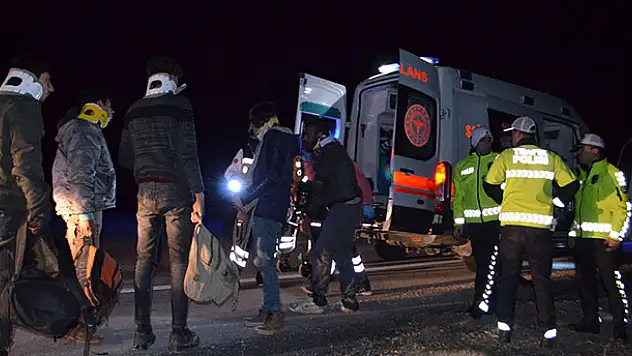 Konya'da sığınmacıları taşıyan minibüs devrildi: 1 ölü, 13 yaralı