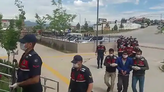 Konya'da silah kaçakçılarına operasyon: 4 kişi tutuklandı