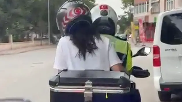 Konya'da sınava geç kalanların imdadına polis yetişti! İşte o anlar