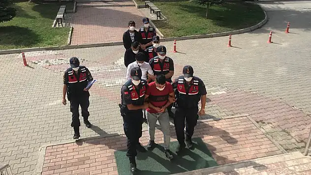 Konya'da sit alanında kaçak kazı yapan 3 kişi suçüstü yakalandı
