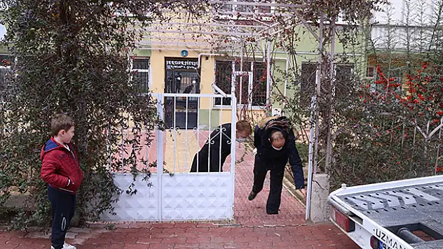 Konya'da sitenin bahçe kapısı çalındı! Site sakinleri şaşkınlıkla tedirginliği bir arada yaşıyor