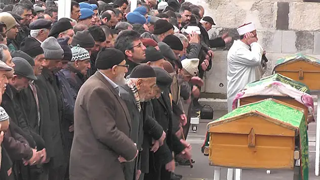 Konya'da sobadan zehirlenen genç anne toprağa verildi