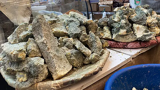 Konya'da sofraların vazgeçilmezi Küflü peynir, 130 liradan alıcı buluyor