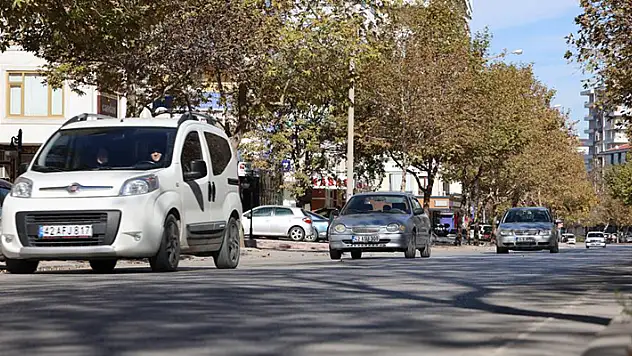Konya'da soğuk hava etkili oluyor! Sürücülere sisli ve puslu havalarda güvenli sürüş uyarısı
