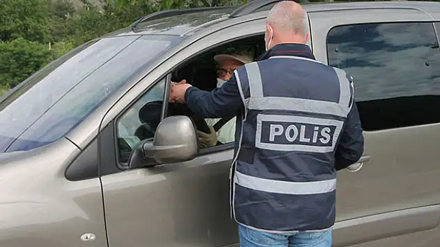 Konya'da sokağa çıkma kısıtlamasını ihlal eden 450 kişiye işlem yapıldı