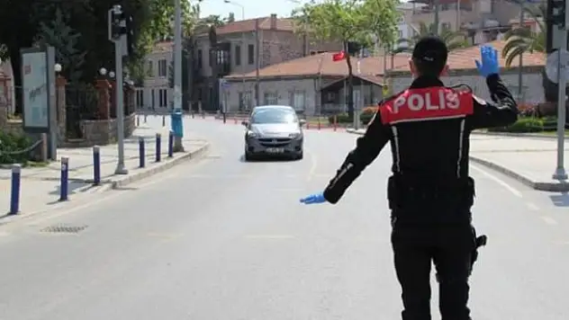 Konya'da sokağa çıkma kısıtlamasını ihlal eden 5 kişiye 15 bin 750 lira para cezası uygulandı