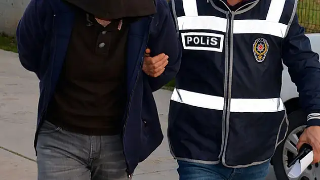 Konya'da sokak köpeğini öldürdükleri için tartıştığı 2 kişiyi bıçaklayan şahıs tutuklandı