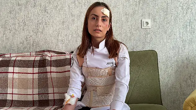 Konya'da sokak köpeklerinden kaçmak isterken otomobilin çarptığı lise öğrencisi yaşadıklarını anlattı
