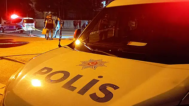 Konya'da sokak ortasında bıçaklı kavga: 2 yaralı

