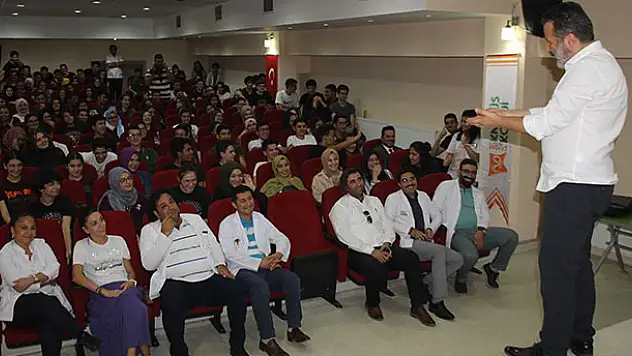 Konya'da Stres Yönetimi, Odaklanma ve Başarı Hikayeleri konulu konferans
