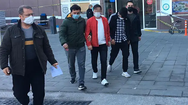 Konya'da su arıtma cihazının filtresini değiştirdikleri evden para çaldığı iddia edilen 3 şüpheliden 2'si yakalandı