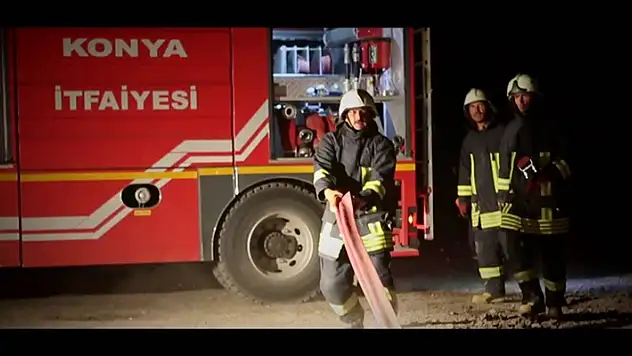 Konya'da su baskını yaşanan barınaktaki kedileri itfaiye kurtardı

