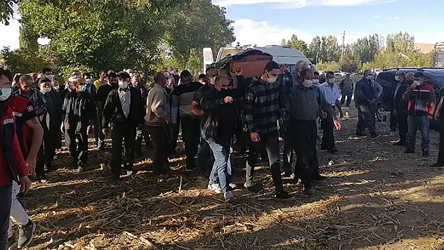 Konya'da sulama havuzuna düşen koyunu kurtarmak isterken ölen çocuk toprağa verildi
