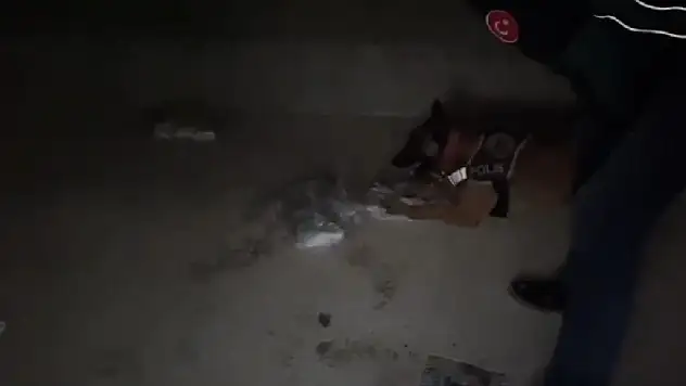 Konya'da şüphe üzerine durdurulan kişinin arabasında uyuşturucu madde, evinde uçaksavar mermisi bulundu

