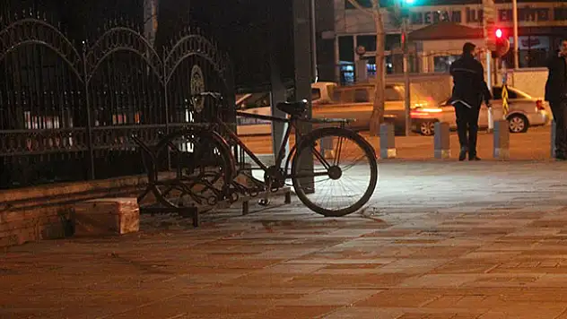 Konya'da şüpheli paket fünye ile patlatıldı