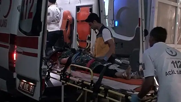 Konya'da Suriyeli işçileri taşıyan traktör devrildi: 24 yaralı