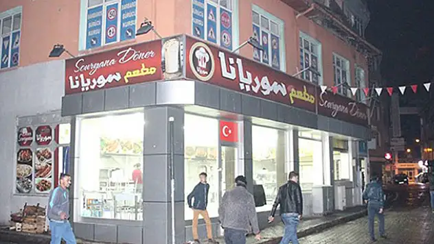 Konya'da Suriyeli kardeşler bir iş yerinden 2 bin lira gasp etti