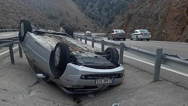 Konya'da takla atan otomobildeki 2 kişi yaralandı
