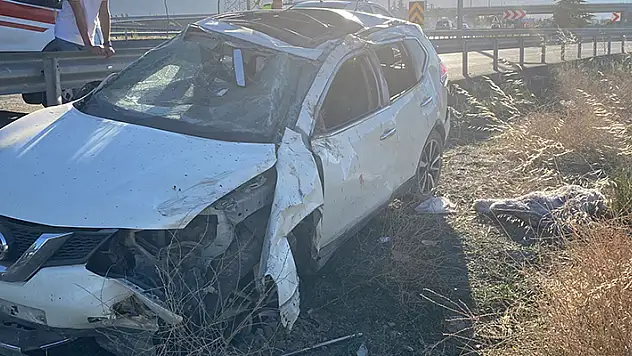 Konya'da takla atan otomobildeki 5 yaşındaki çocuk öldü, 6 kişi yaralandı
