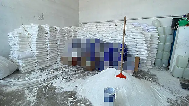 Konya'da tanınmış markaların paketlerine doldurulmuş 34 bin 185 kilogram sahte toz deterjan ele geçirildi