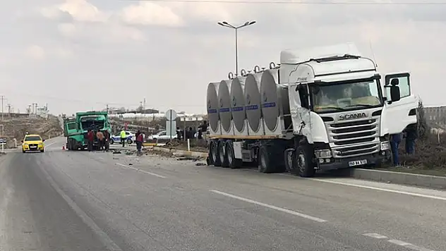 Konya'da tanker ile kamyon çarpıştı: 1 yaralı