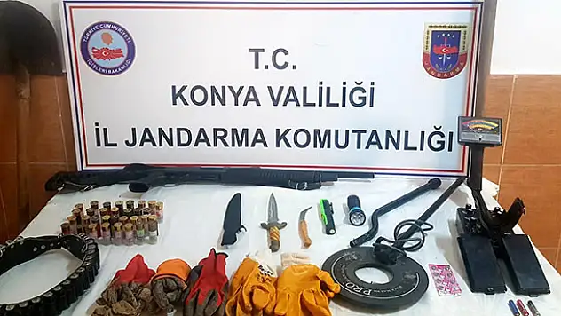 Konya'da tarihi kalede kaçak kazı!