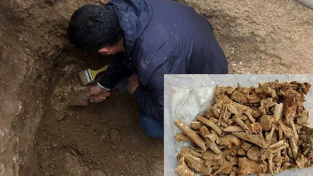 Konya'da Tarihi mezardan ölülere hediye olarak bırakılmış eserler çıktı