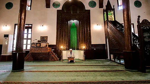 Konya'da tarihi Seyyid Harun Veli Camisi'nde sessizlik