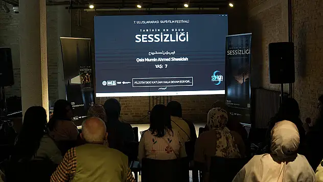 Konya'da 'Tarihin En Uzun Sessizliği' gerçekleştirildi