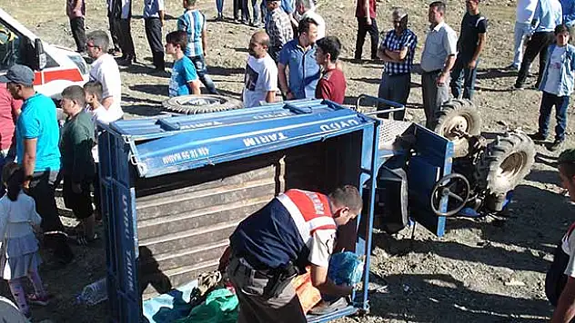 Konya'da tarım aracı devrildi: 1 ölü, 16 yaralı