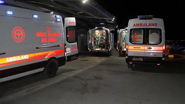 Konya'da tarım işçisi kadınları taşıyan traktörün römorku devrildi: 5 yaralı
