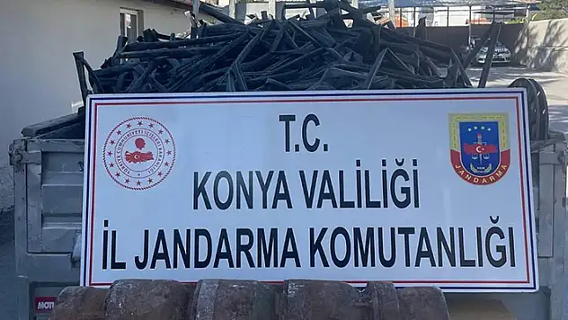 Konya'da tarladan sulama malzemesi çalan şüpheliler jandarmaya yakalandı
