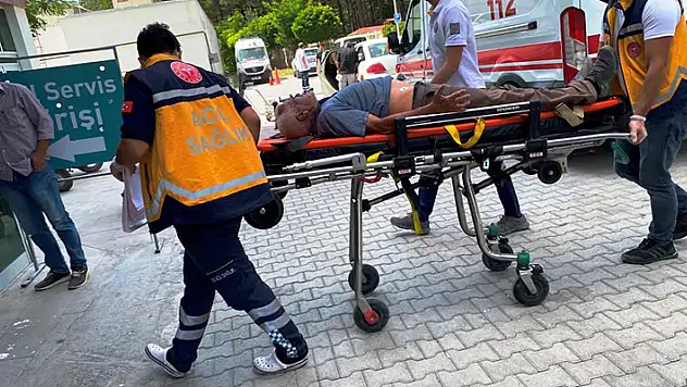 Konya'da  tarlasına giren boğayı çıkarmaya çalışan kişi hayvanın boynuz darbesiyle hastanelik oldu
