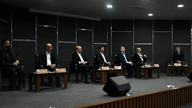 Konya'da 'Teknik, Sosyal, Ekonomik ve Hukuki Boyutuyla Deprem Çalıştayı' başladı
