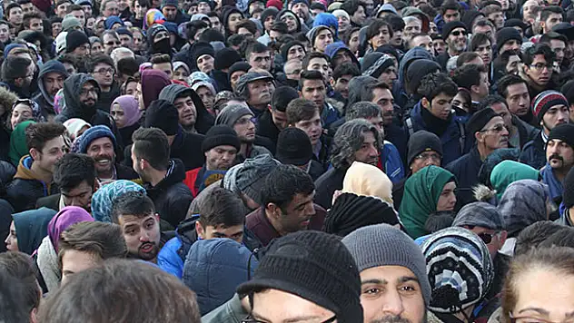 Konya'da teknomarket açılışında izdiham
