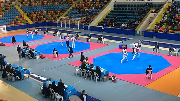 Konya'da tekvando ümit ve yıldızlar milli takım seçmeleri başladı