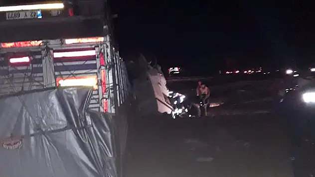Konya'da tır devrildi: 1 yaralı