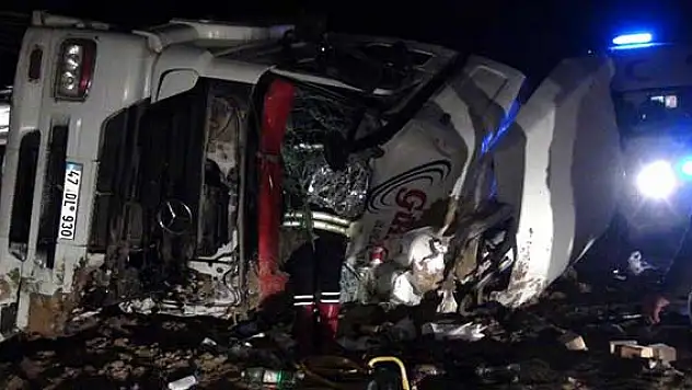 Konya'da tır devrildi: 2 yaralı
