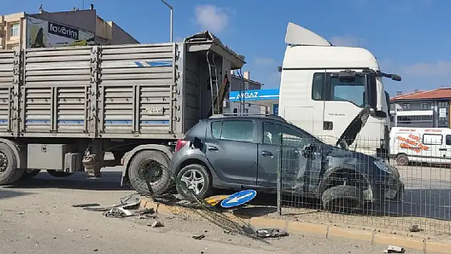 Konya'da tır ile otomobil çarpıştı: 1 kişi yaralandı
