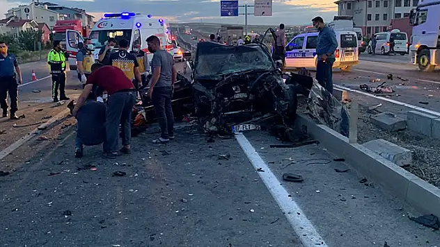 Konya'da tır ile otomobil çarpıştı: 2 ölü